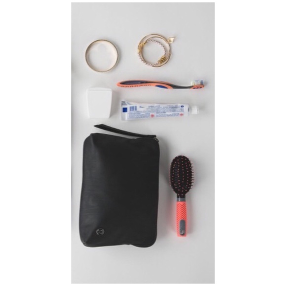 lululemon athletica Handbags - Lululemon black Cosmetic zip clutch